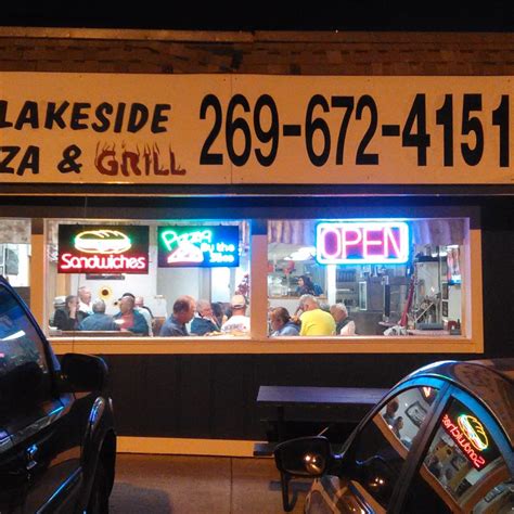 lakeside pizza gun lake  Group order