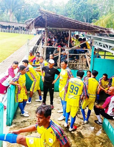 lapangan bina remaja  Dalam