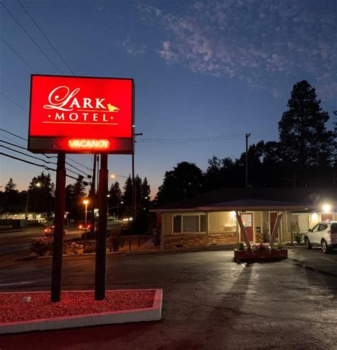 lark motel willits 6 mi (2