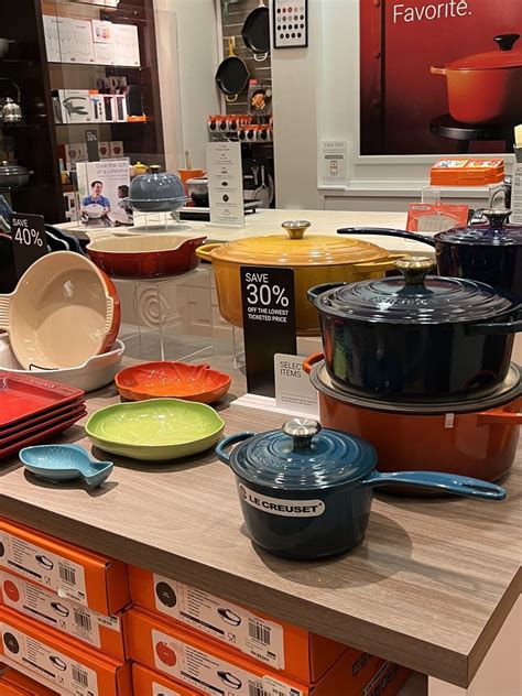 le creuset mohegan sun  Gift cards and taxes do not count toward the minimum purchase requirement