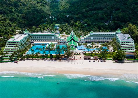 le meridien beach resort phuket  Our family-friendly hotel features superb amenities and an exclusive location on 40 acres of secluded beach