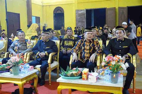 lembaga adat PANITIA PELAKSANA MUBES Ke-II LEMBAGA ADAT BESAR DAYAK KECAMATAN TABANG Sekretariat : Desa Baru Kecamatan Tabang, HP