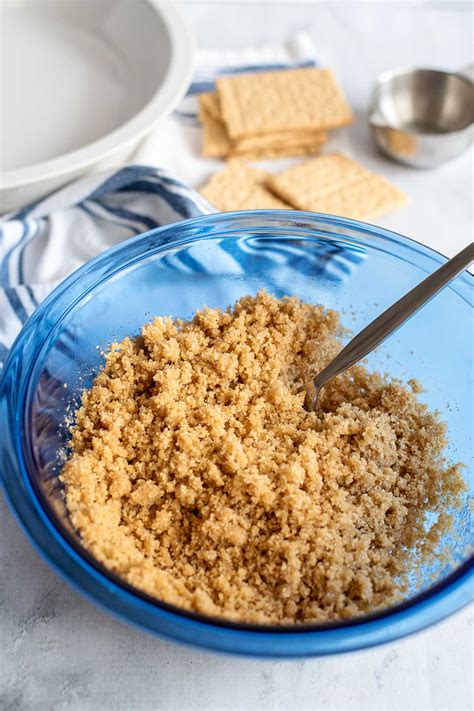 leo milky topping Instructions In a large mixing bowl combine the cake mix, eggs, vegetable oil, and water