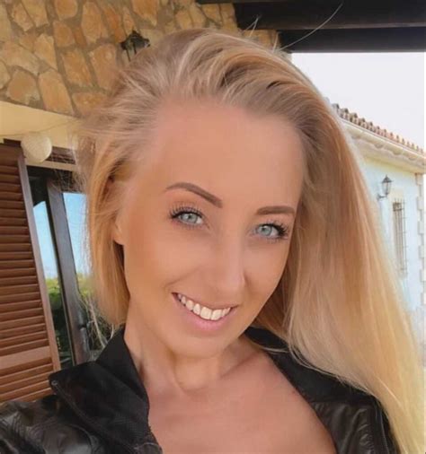 leonie pur porn  Leonie Pur