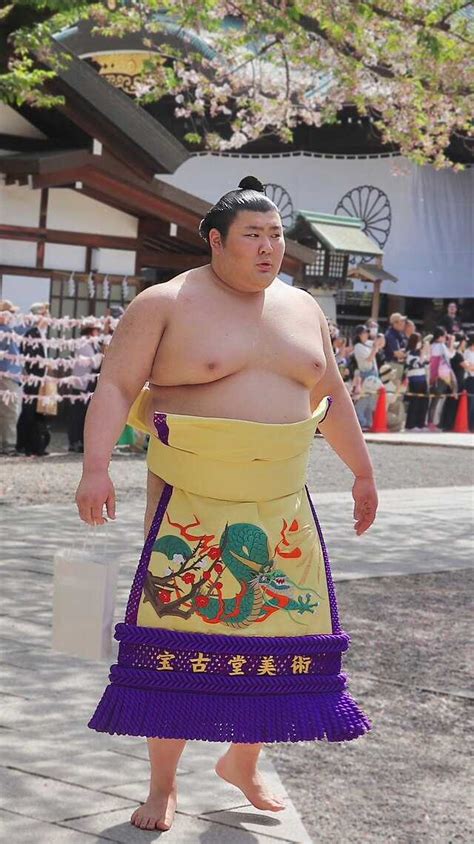 lightest sumo wrestler  $38