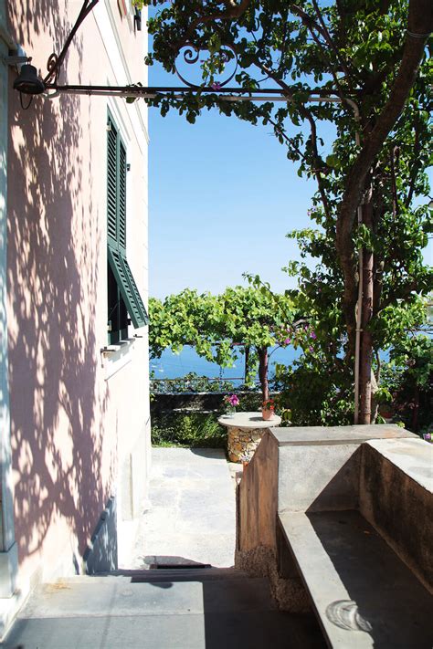 liguria villa rentals  The villa is fully air conditioned and accommodates 8 people in 4 bedrooms, each with an ensuite bathroom