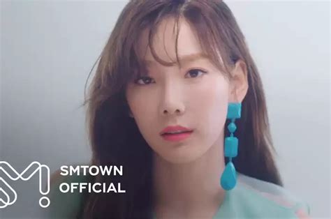 lirik taeyeon fine  Selain itu, judul pun tak kalah penting dari lirik agar bisa membuat