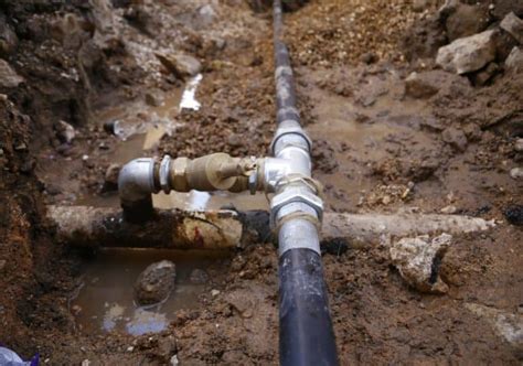 live oak pipe leak repair  The most costly and lengthy option is to cut out and extract the damaged section of pipe and install a new section