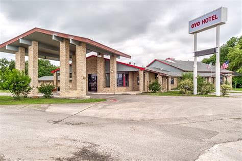 lockhart motels 1710 S Colorado St Ste 107, Lockhart, TX 78644-3999 +1 512-398-9999 Website