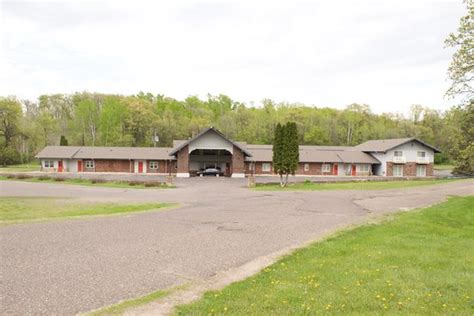 lodging st croix falls wi  Don’t leave Fido in the hotel room when you’re on vacation