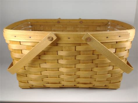 longaberger medium market basket  CONDITION: Good vintage condition with only minor flaws as