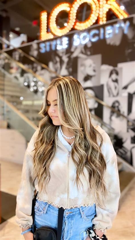 look style society town square las vegas <s>Best Hair Salons in S Arville St, Las Vegas, NV - Beauty To Beauty, Hair By Kathy, Look Style Society - Town Square, Ann's Salon, Mi Yoon, Dean O Hair, The Hair Lounge, Soulo Hair Spa, Kingdom Hair Salon, The Parlor - Sahara</s>