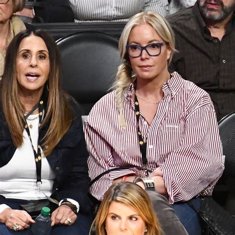 los angeles lakers buss family trust  Buss’ plan Legal experts who’ve seen documents say daughter Jeanie is well set to keep control