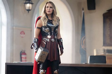 love and thunder jane dies In Thor: Love and Thunder, Jane Foster also dies at the movie's end