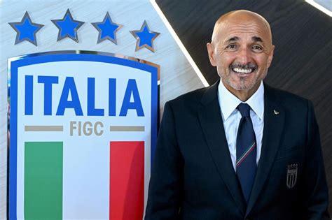 luciano spalletti times dirigidos Aurelio Di Laurentiis aseguró que Luiciano Spalletti se quedará en el Napoli para la siguiente temporada, por lo que seguirá trabajando con Hirving Lozano en caso de que el mexicano no salga del equipo en el mercado de verano