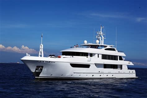 luxury expedition yachts for sale Kadey-Krogen 52: This twin-engine-capable, all-oceans trawler is a solid fit for voyaging cruising couples