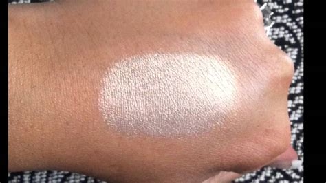 mac vanilla pigment dupe  I went with a shimmery highlighter, rather than a matte one,