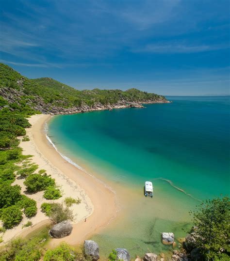 magnetic island flights  Quickest way to get there Cheapest option Distance between