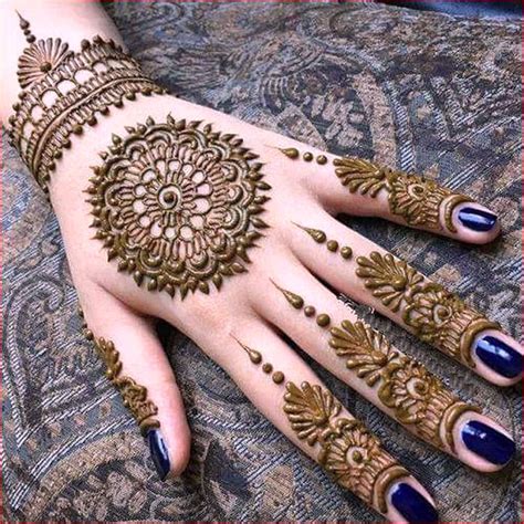 mahendi simpel  Celebrity Inspired Bohemian Mehndi Designs For Modern Brides