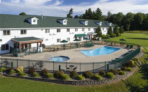 manistee mi motels  Hotels with a Pool in Manistee