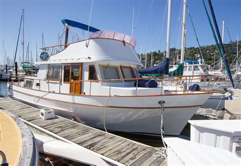 marine trader trawlers for sale 792Z;1985 Tollycraft 40 Sundeck Motor Yacht