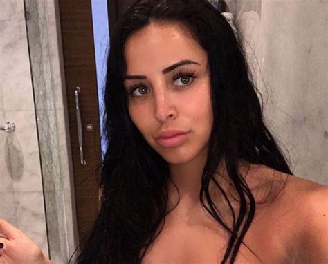 marnie simpson onlyfans leak  Watch as she moves and dances seductively, leaving little to the imagination