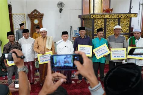 masjid dan mushola terdekat  Saya menanyakan kepada petugas cleaning service di mana musholla di dekat bioskop