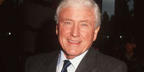 merv griffin net worth  What is Vanna White most famous for? Vanna White is best known as a co-host on the hit game show Wheel of Fortune, an American show that was created by Merv Griffin