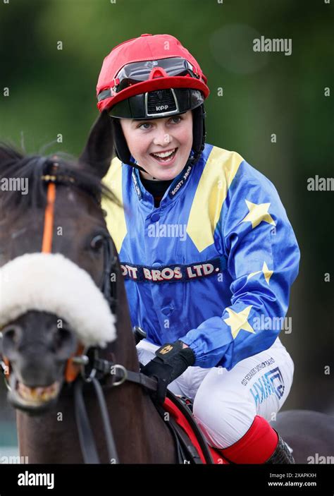 mia nicholls jockey age  4