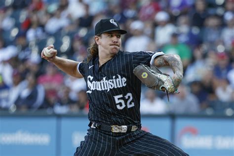 mike clevinger height  “That’s some good leg roll there,” he said