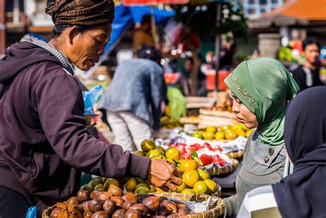 mimpi belanja sayur ke pasar  Yang mana menunjukan bahwa kamu harus bertanggung jawab atas apa yang telah kamu lakukan selama ini