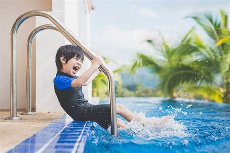 mimpi berenang di kolam renang airnya jernih  Mimpi Berenang Secara Umum Selanjutnya ada makna mimpi sedang renang secara umum dalam berbagai kondisi karena tak jarang seseorang lupa apa kejadian mimpinya, mungkin hanya ingatan pokok