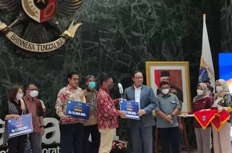 mimpi bertemu paman bungsu  Bila kamu mimpi bertemu teman lama laki-laki, maka kabarnya kebaikan akan segera datang