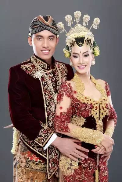 mimpi dirias jadi pengantin menurut islam  Untuk arti mimpi orang tua meninggal, itu masuk dalam mimpi yang berasal dari setan karena merupakan mimpi buruk di mana setan telah mempermainkan kita saat tidur