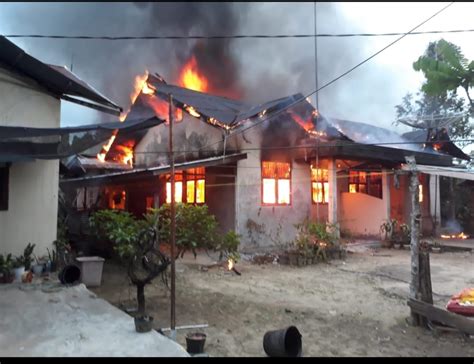 mimpi memadamkan rumah kebakaran 1