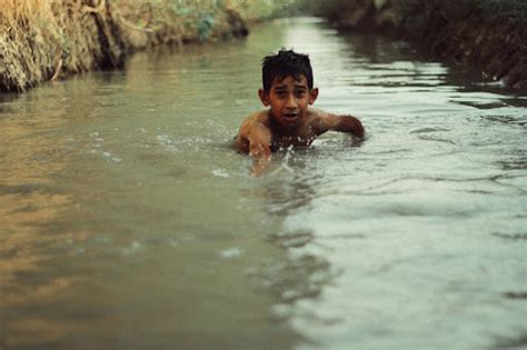 mimpi ngintip orang mandi  Bagi sebagian orang mimpi tentang arti mimpi di intip orang tidak dikenal saat sedang mandi seringkali dianggap sebagai bunga tidur sehingga kadang diabaikan begitu saja