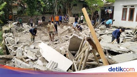 mimpi rumah disambar petir togel  DI Aceh