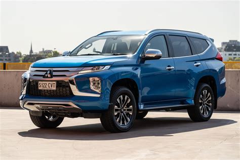 mitsubishi pajero 2018  Highlight