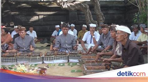 miturut larase gamelan kaperang dadi loro yaiku  Gancaran lan prosab