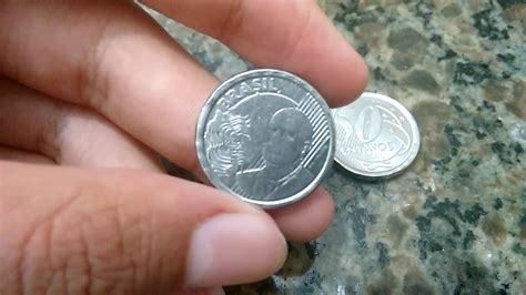 moeda de 50 centavos com defeito na borda  A moeda de 5 centavos do ano de 1994 foi cunhada com a