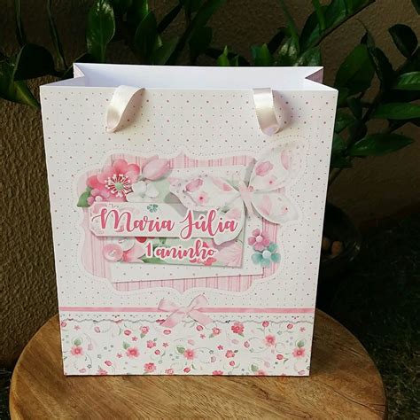 molde lembrancinha jardim encantado  E nosso kit conta com: Caixa Milk, Caixa Pirâmide, Tags (tubete e Doces), Quadros Personalizados, Bandeirolas e Forminha de Brigadeiro