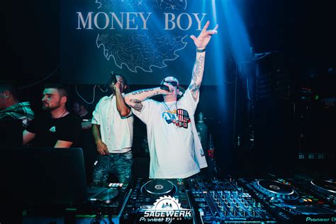 moneyboychang  Ebenso gilt er