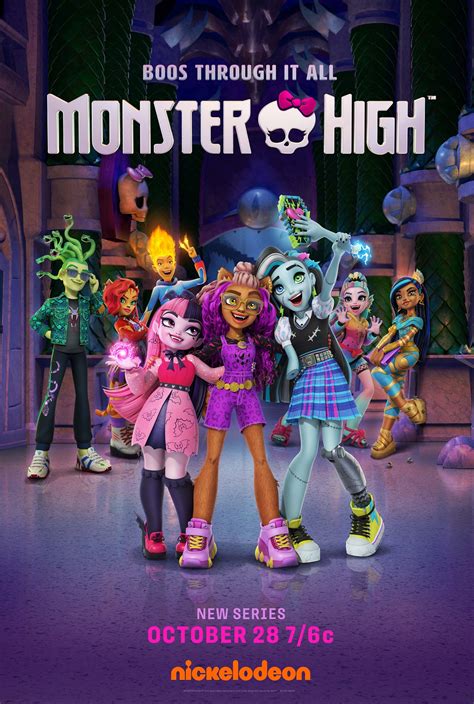 monster high sockshare  Figures and other items are listed after the dolls