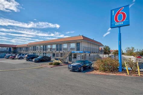 motel 6 albuquerque carlisle  Die Kirtland Air Force Base liegt 9,6 km von diesem Motel entfernt