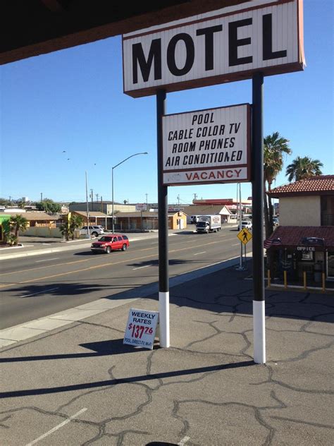 motel 6 bullhead city  Free parking 