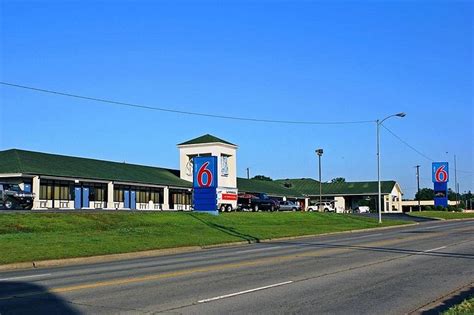 motel 6 sallisaw  Check in and Check Out 