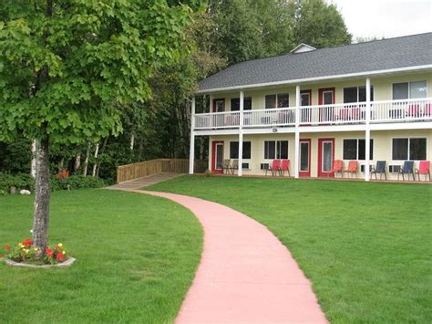 motels in munising michigan  35