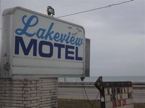 motels in two rivers wi 2 mi Kitchen, air-conditioned, Coffee machine $282+This place is situated in Manitowoc County, Wisconsin, United States, its geographical coordinates are 44° 9' 14" North, 87° 34' 9" West and its original name (with diacritics) is Two Rivers