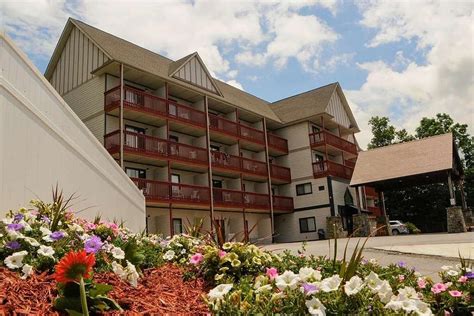 motels in waynesville nc  9