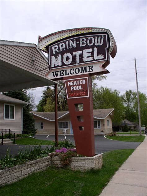 motels in wisconsin dells This secluded hotel is located next to Lake Delton, only 5 minutes from Wisconsin Dells attractions